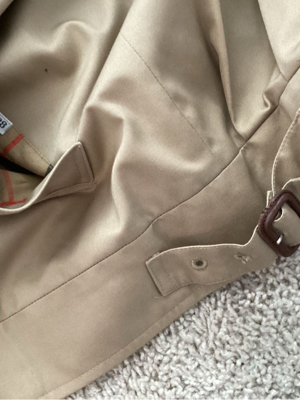 Burberry Men’s Tan Trench Jacket with Signature Check Lining - Picture 6 of 7